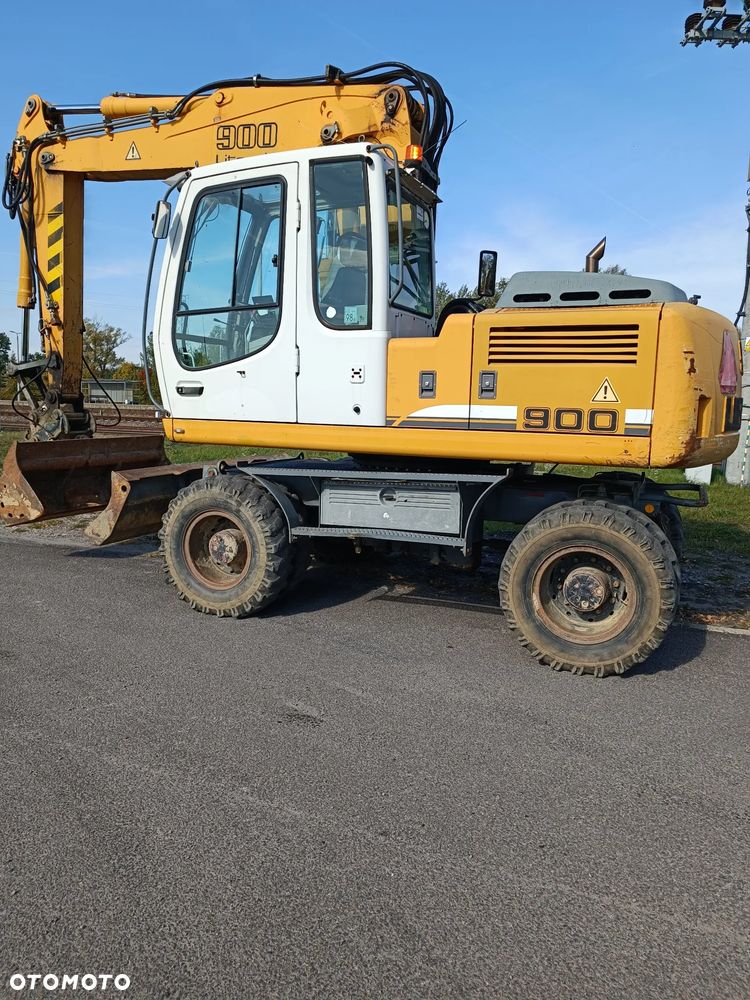 Liebherr A 900 C - 3