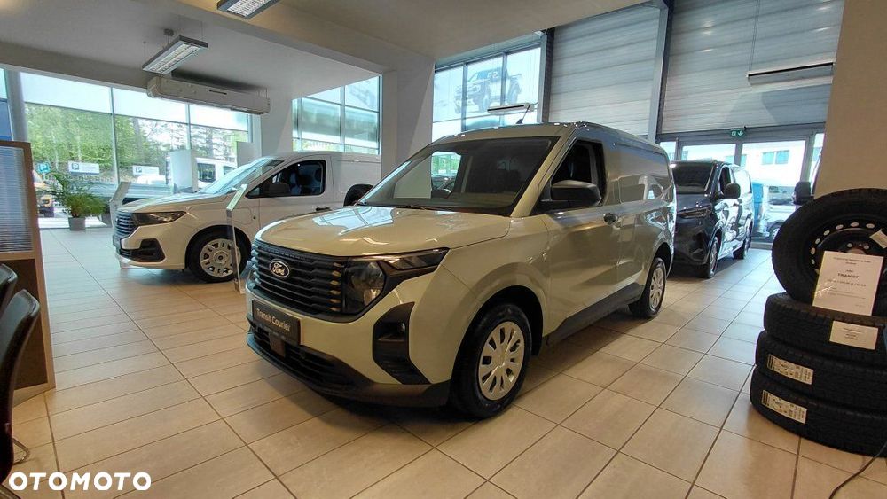 Ford Transit Courier - 2