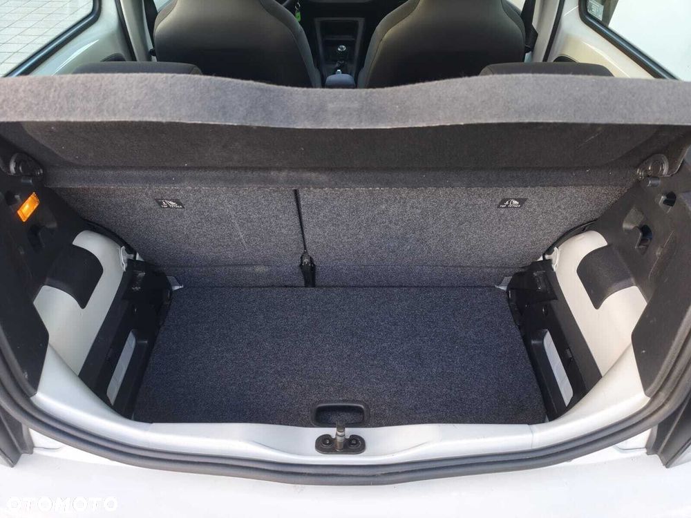 Volkswagen up! 1.0 move - 11