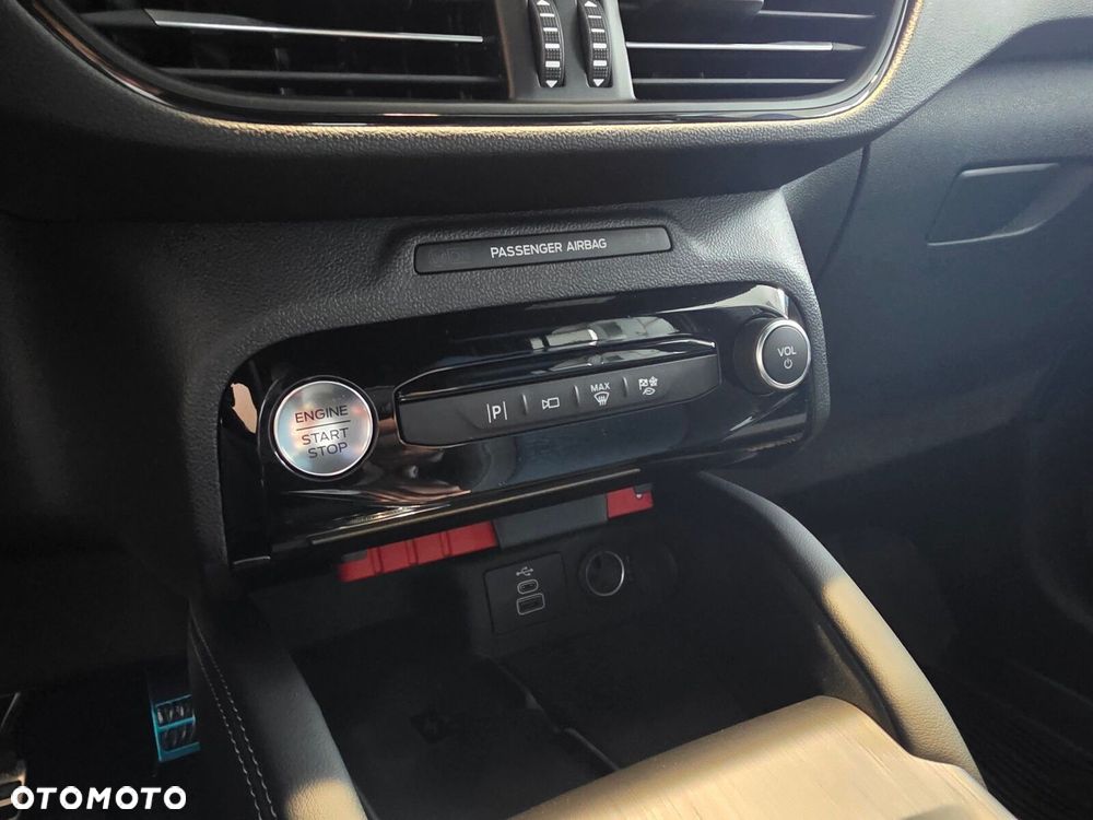 Ford Kuga - 28