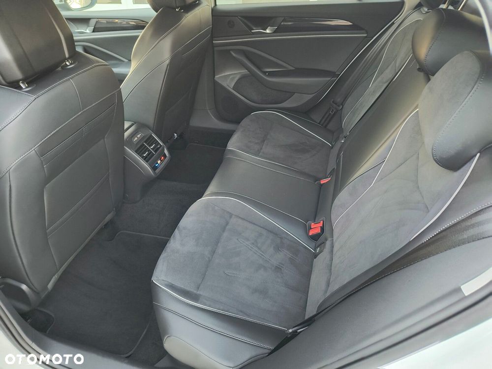 Volkswagen Passat - 16