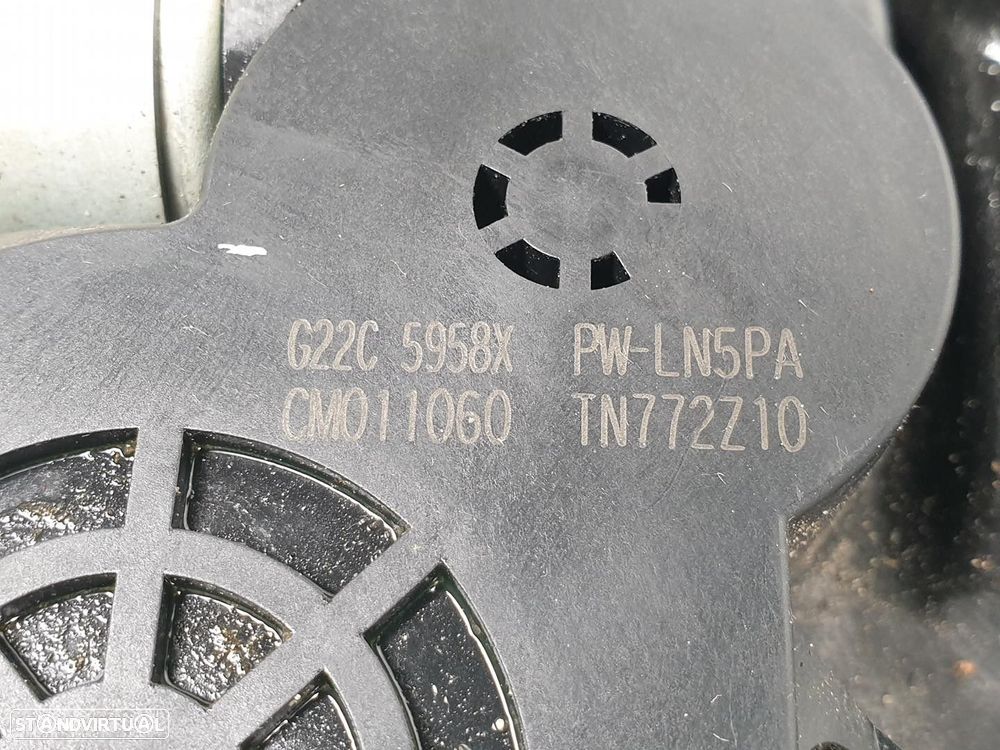 ELEVADOR DE VIDRO TRASEIRO DIREITO MAZDA 6 HATCHBACK 2002 -GJ6A97XG - 3