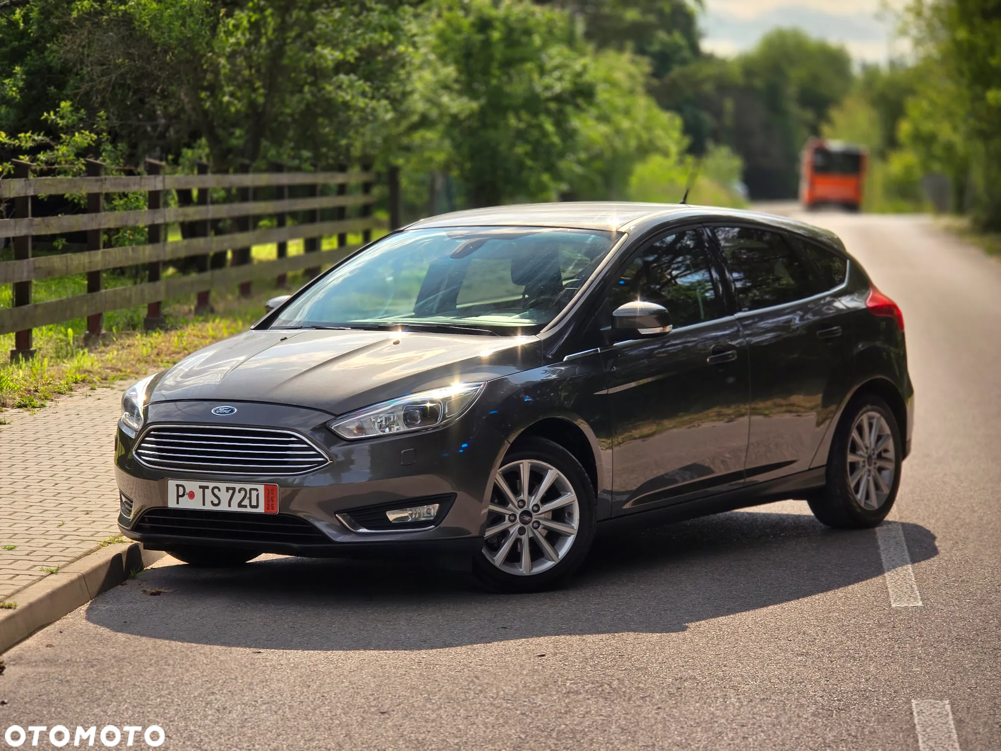 Ford Focus 1.6 Titanium - 2