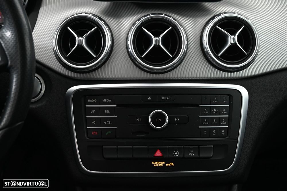 Mercedes-Benz GLA 180 d AMG Line - 21