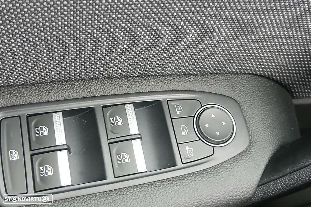 Renault Captur 1.0 TCe Techno Bi-Fuel - 13