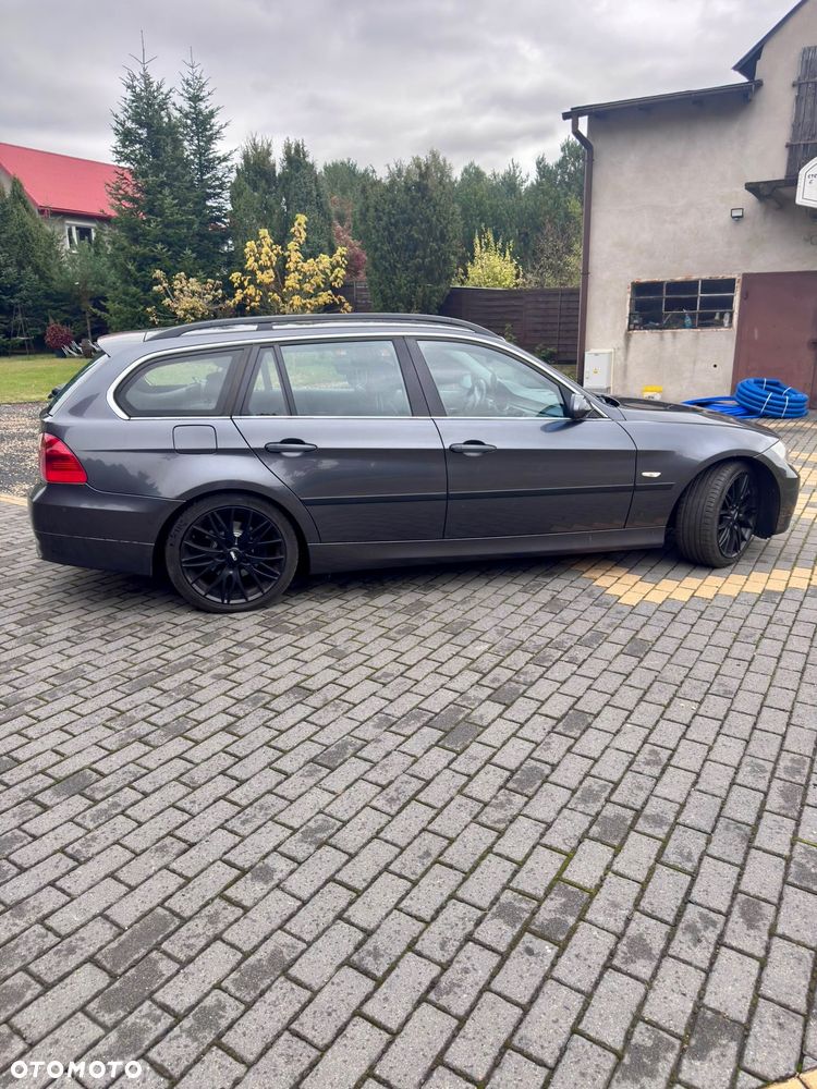 BMW Seria 3 325i - 3