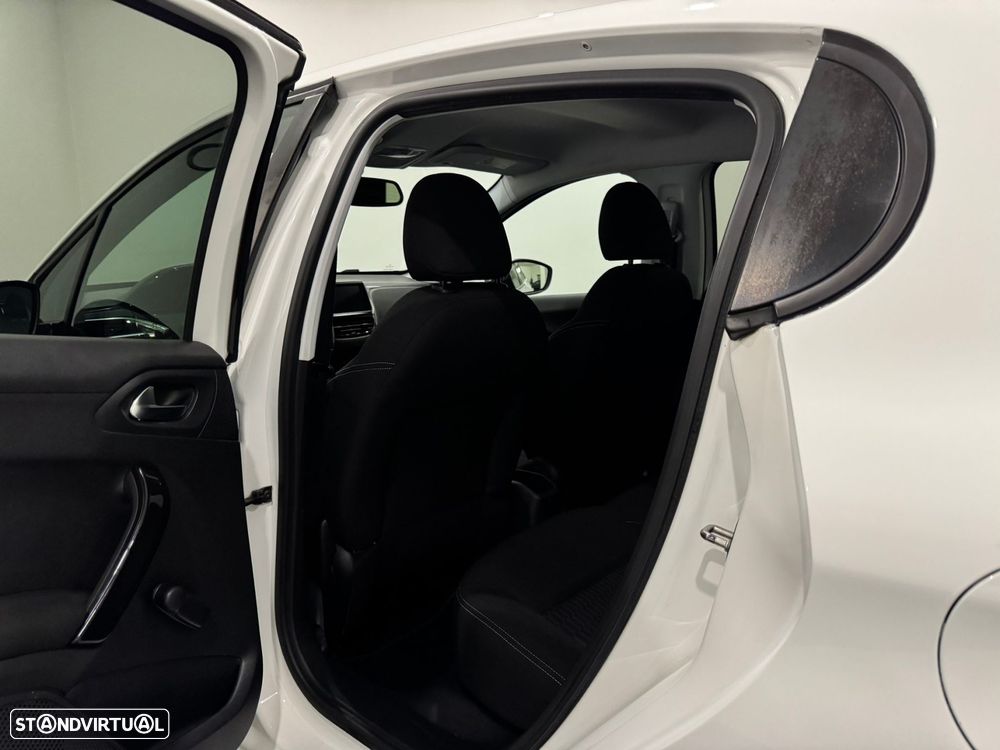 Peugeot 208 1.6 BlueHDi Style - 31