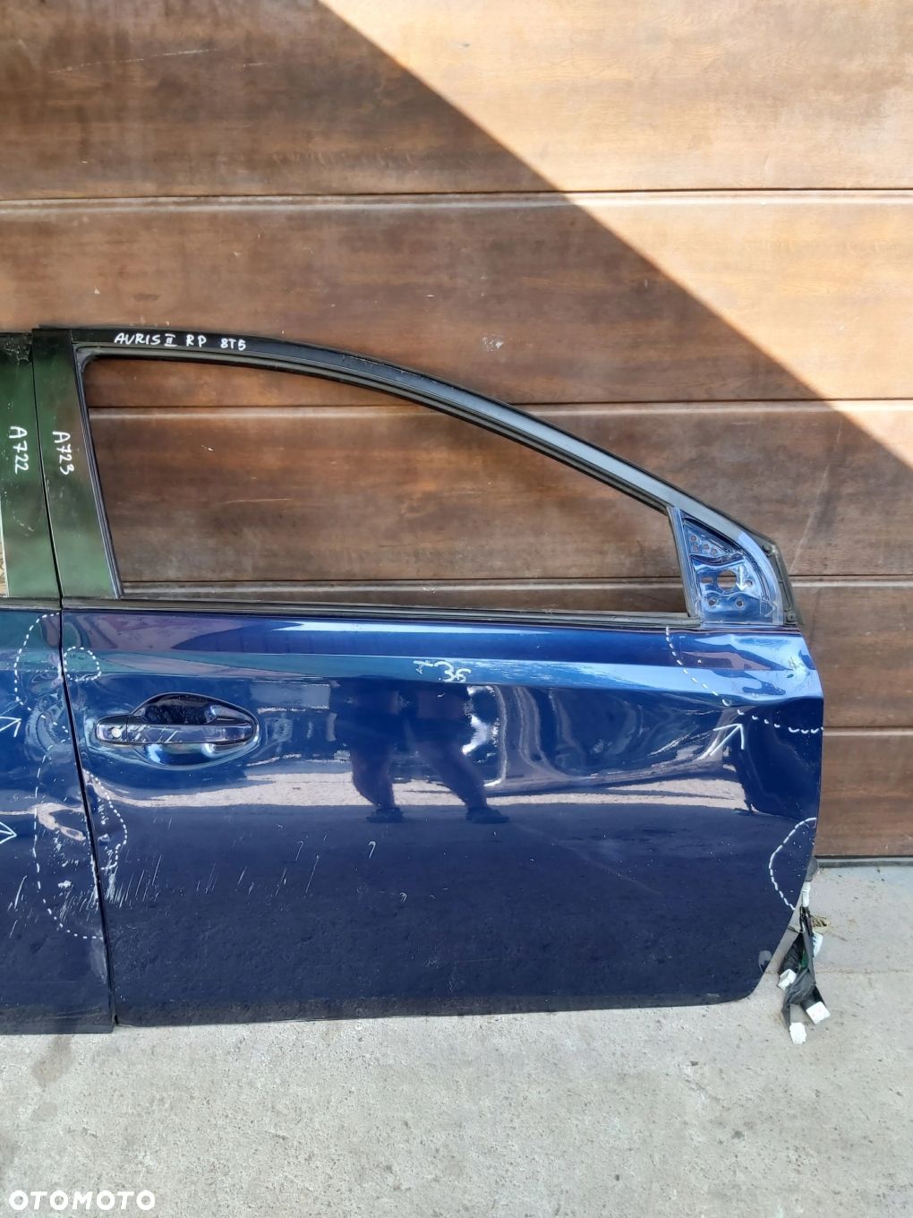Toyota Auris II Drzwi prawy przód szyba mechanizm zawias - 1