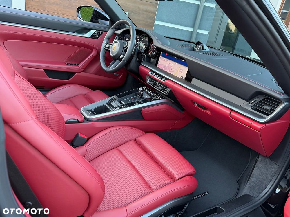Porsche 911 Carrera 4S - 28
