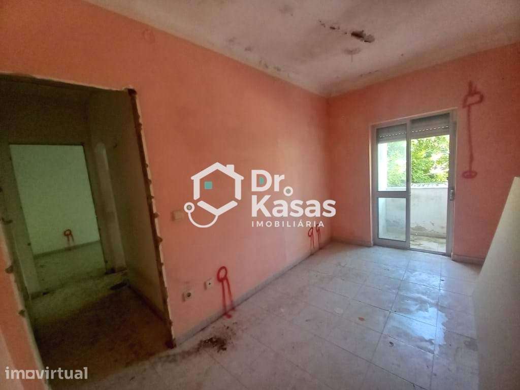 Apartamento T1 renovado na Baixa da Banheira - Grande imagem: 2/19