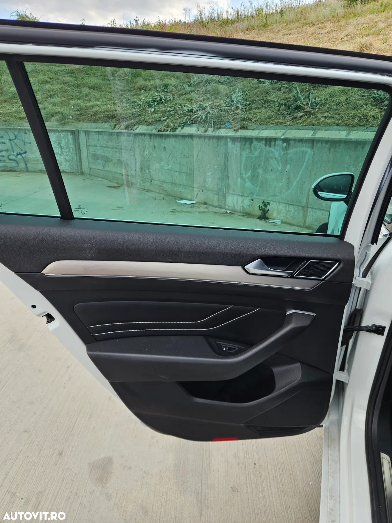 Volkswagen Passat Variant 2.0 TDI DSG (BlueMotion Technology) Highline - 11