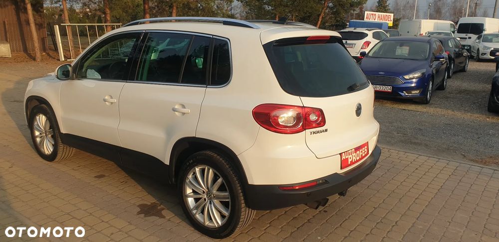 Volkswagen Tiguan - 4