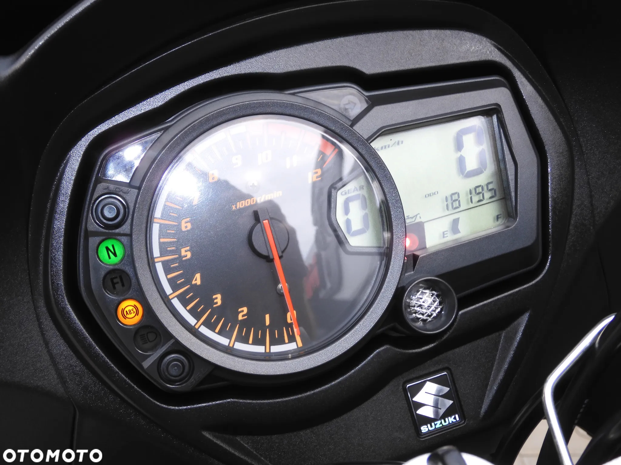 Suzuki GSX - 26