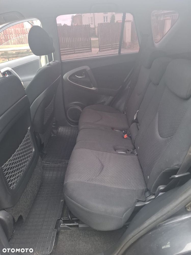 Toyota RAV4 - 7