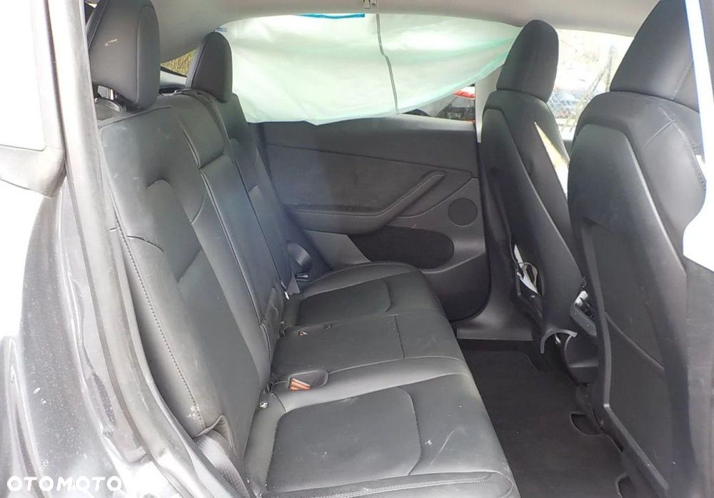 Tesla Model Y RWD - 14