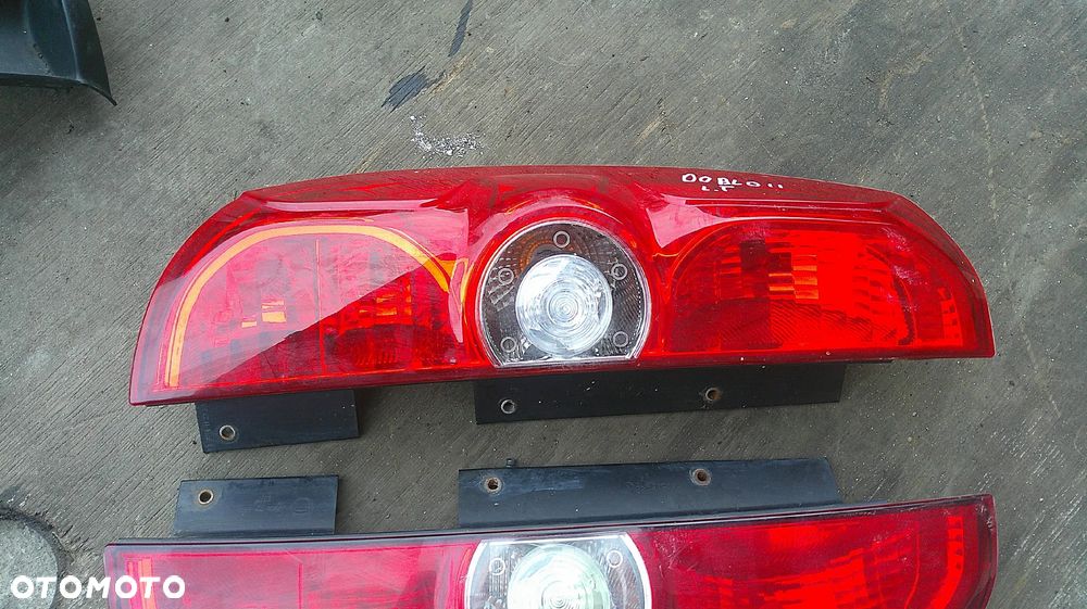 FIAT DOBLO II LAMPA TYLNA LEWA LUB PRAWA - 2