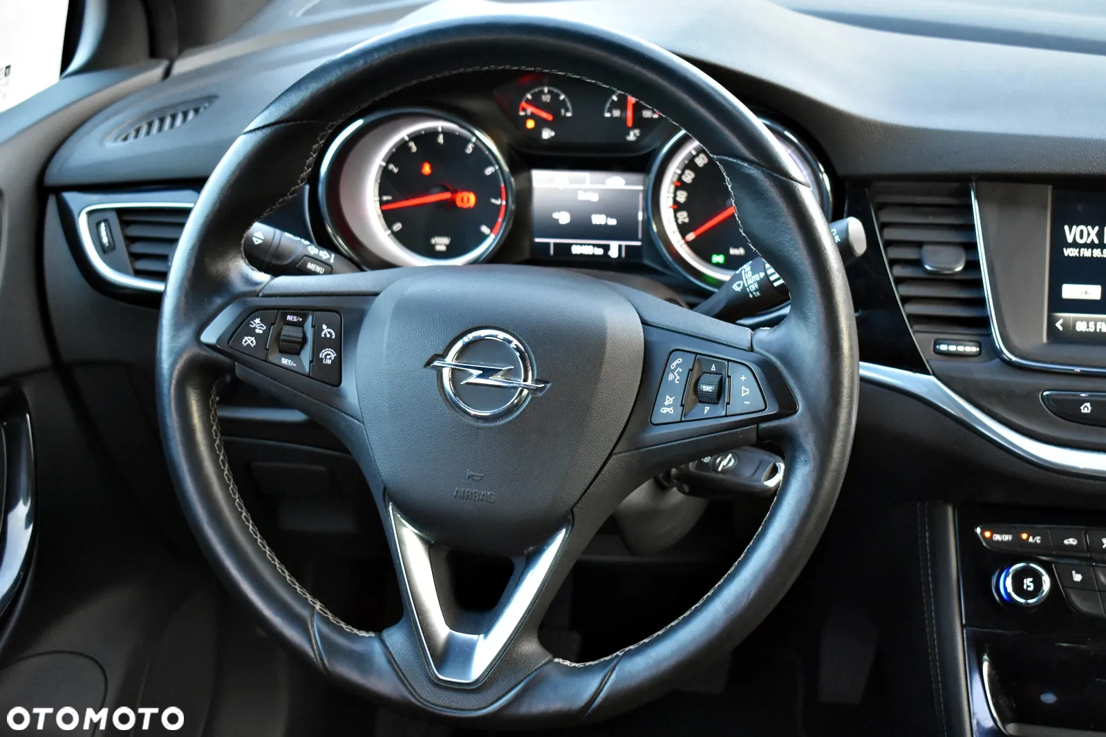 Opel Astra V 1.4 T Enjoy S&S - 20
