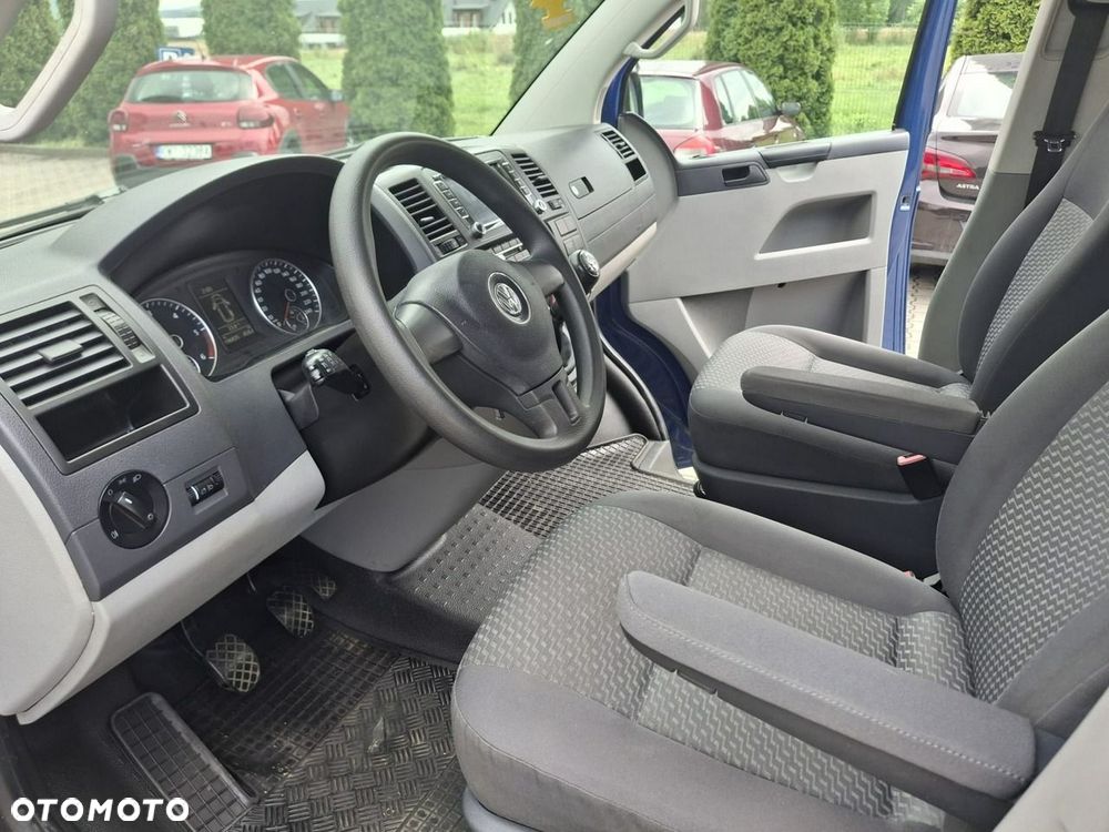 Volkswagen Caravelle - 23