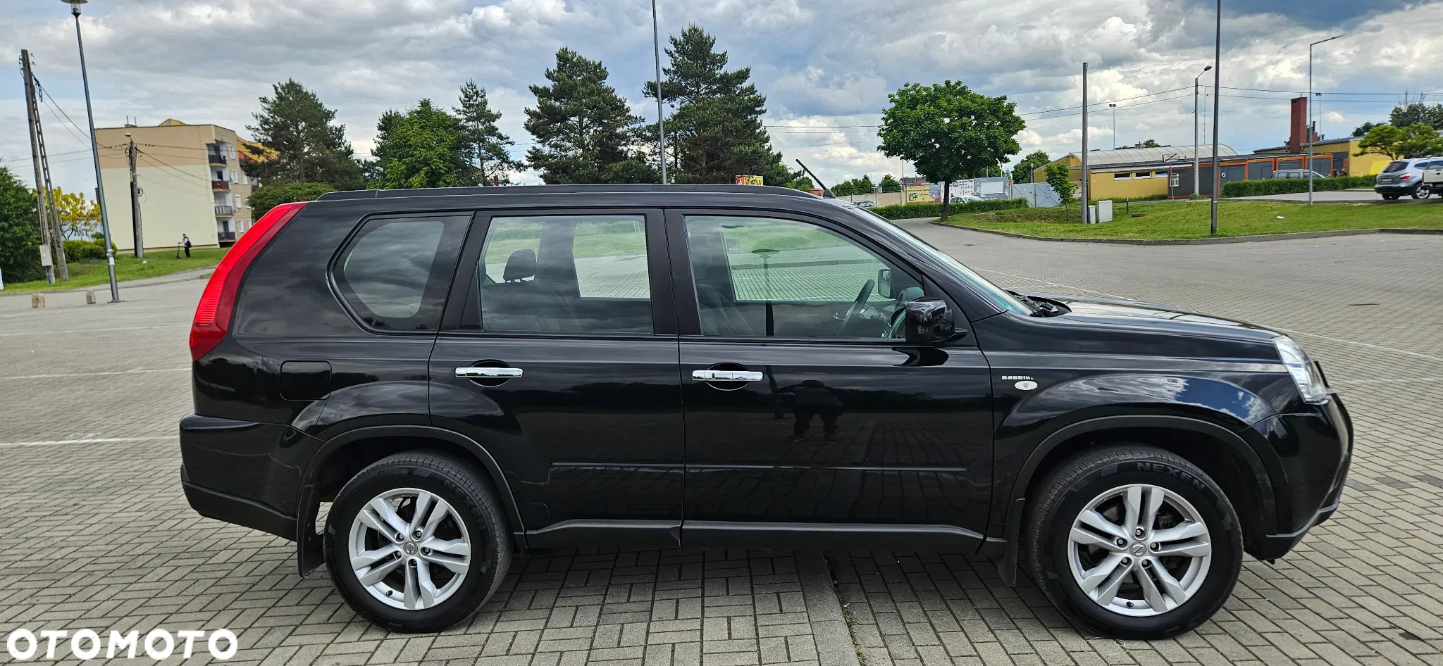Nissan X-Trail 2.0 dCi 4x4 DPF Platinum - 16