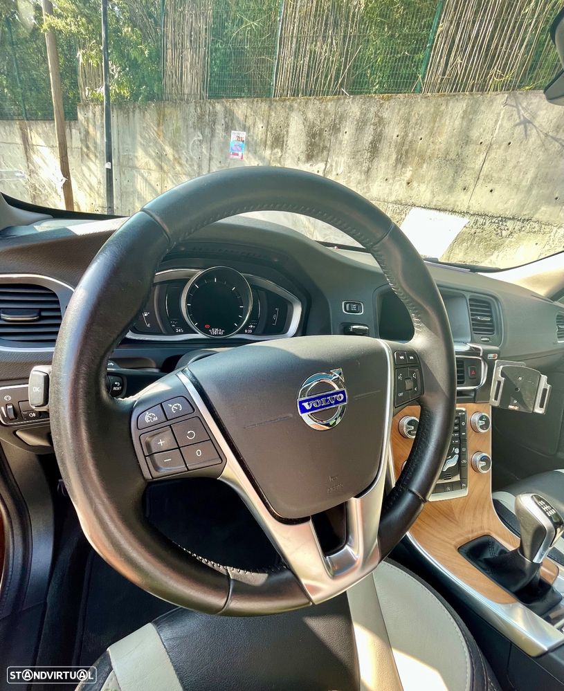 Volvo V60 Cross Country D3 Summum - 8