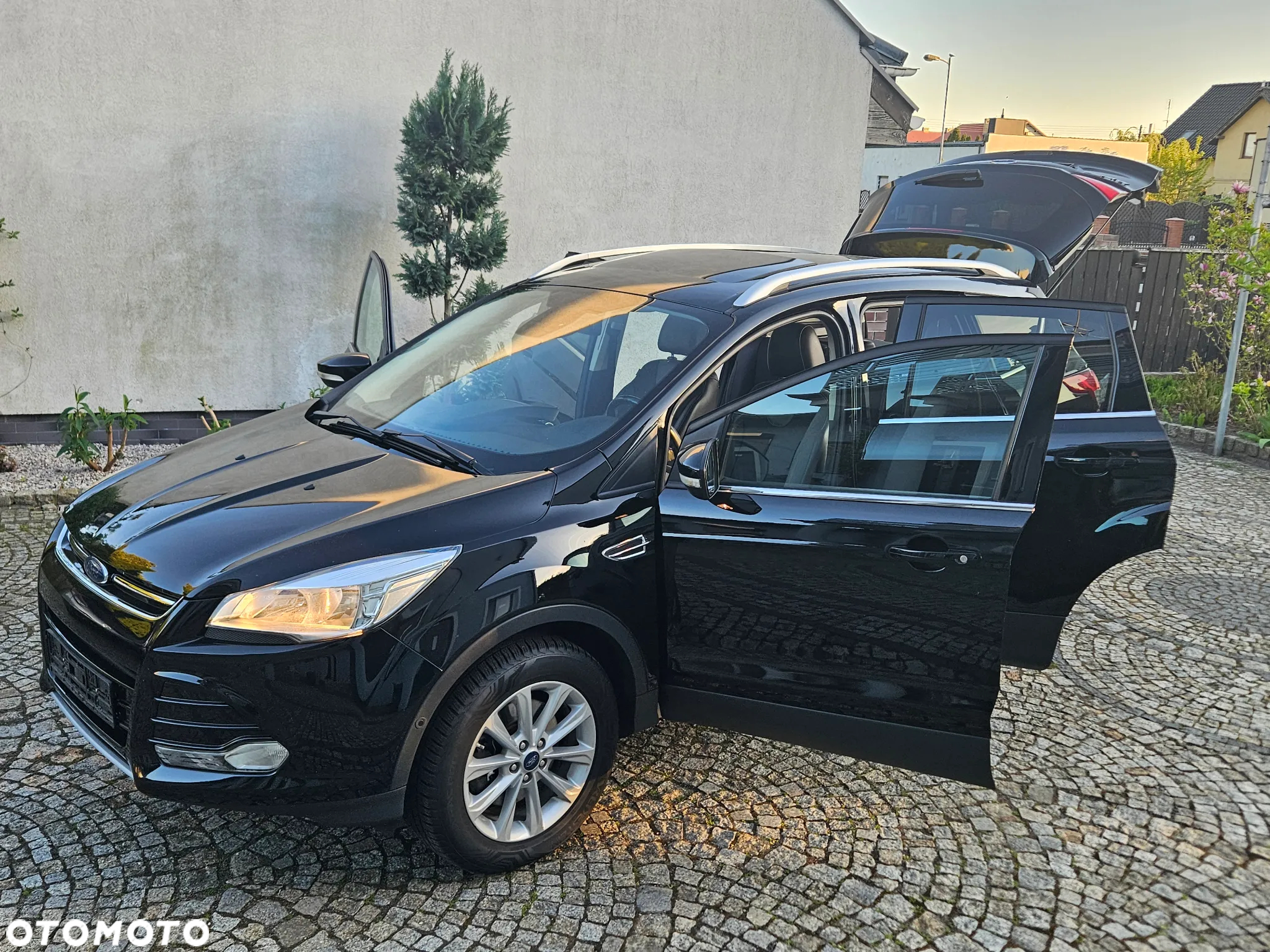Ford Kuga 2.0 TDCi 2x4 Titanium - 32