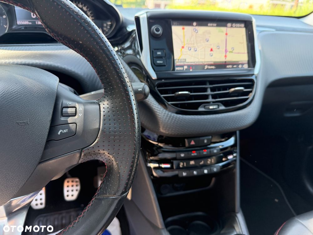 Peugeot 208 - 26