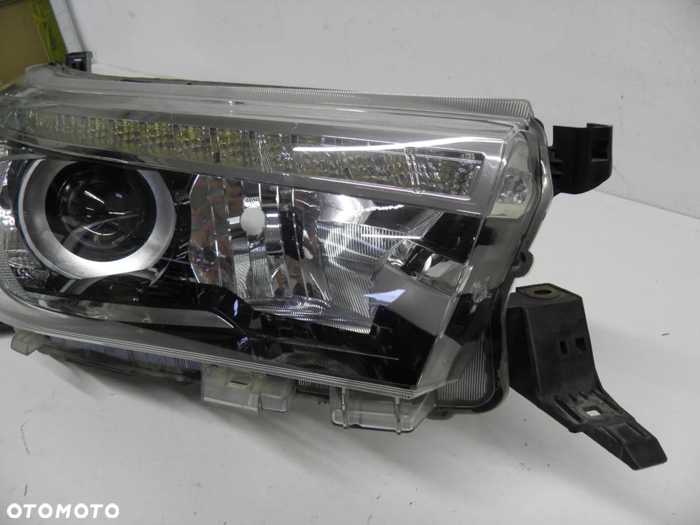 Reflektor prawy przedni TOYOTA HILUX VIII FULL LED 15-20 - 2
