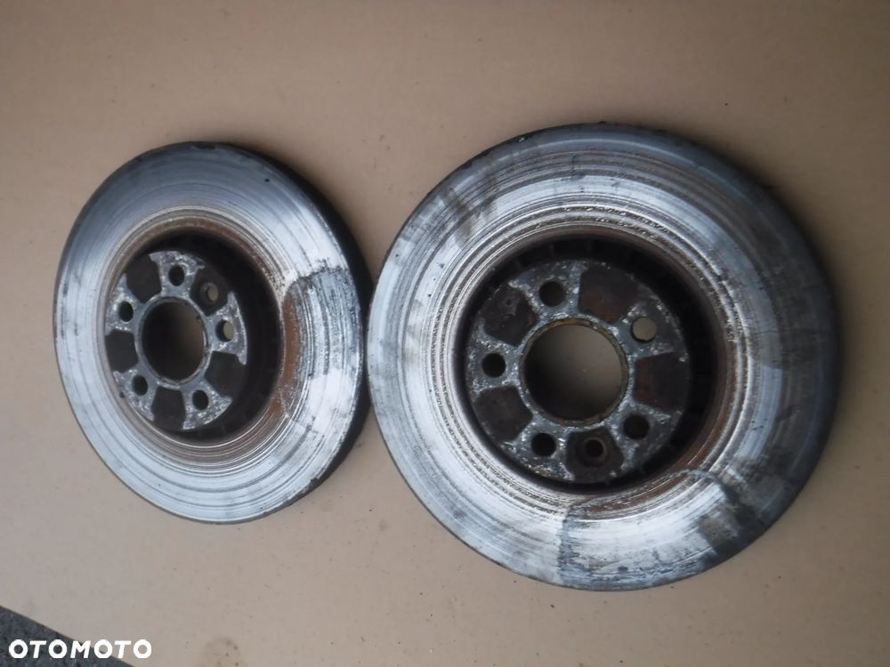 Volvo XC60 I 2.4 tarcze hamulcowe przod kpl - 4