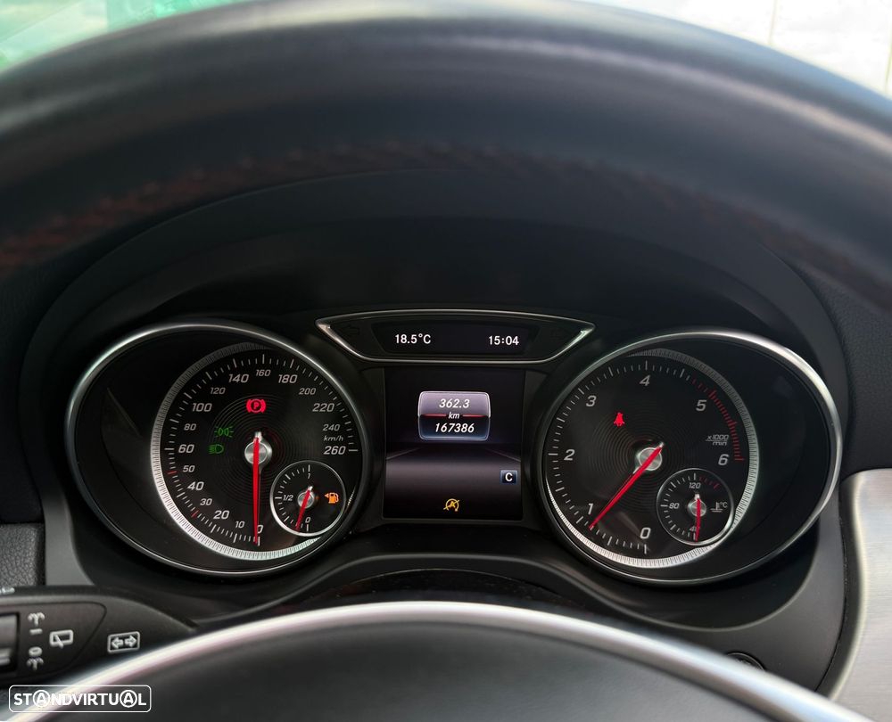 Mercedes-Benz CLA 180 d Shooting Brake AMG Line - 18