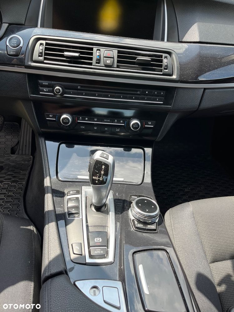 BMW Seria 5 518d Luxury Line - 12