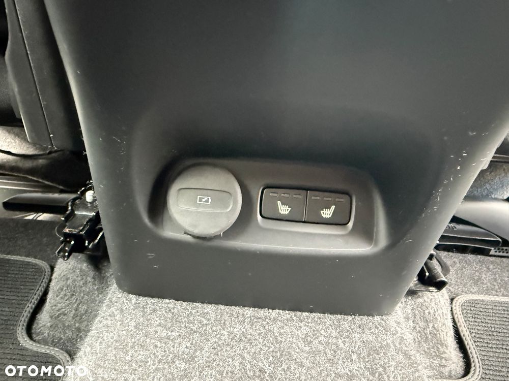 Volvo XC 40 D4 AWD R-Design - 31