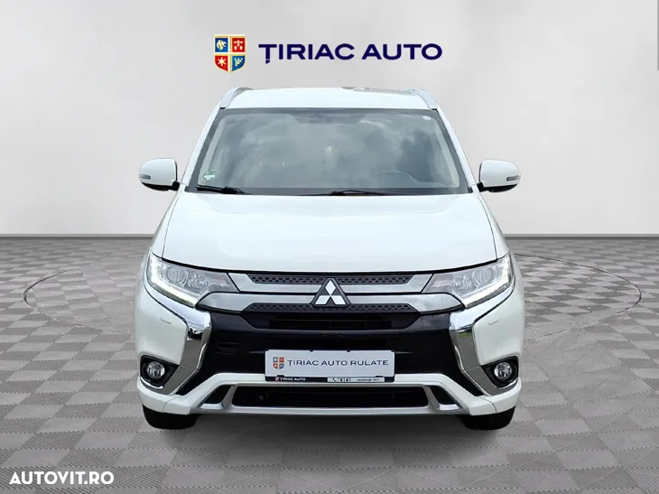 Mitsubishi Outlander 2.4 4WD Plug-In Hybrid - 9