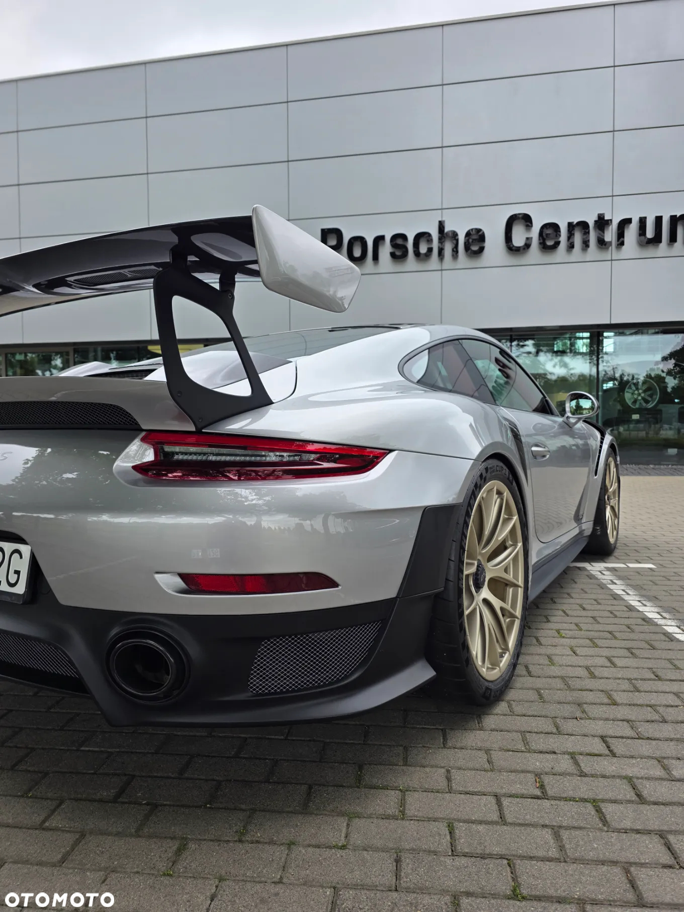 Porsche 911 GT2 RS - 17