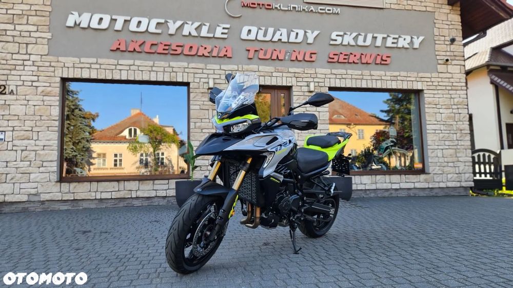 Benelli TRK 902 Stradale