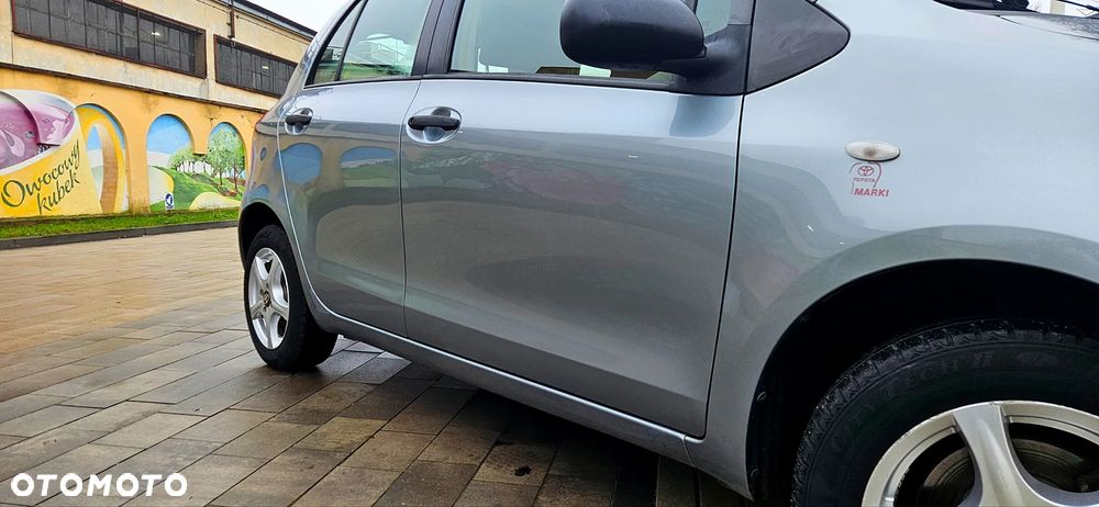 Toyota Yaris - 10