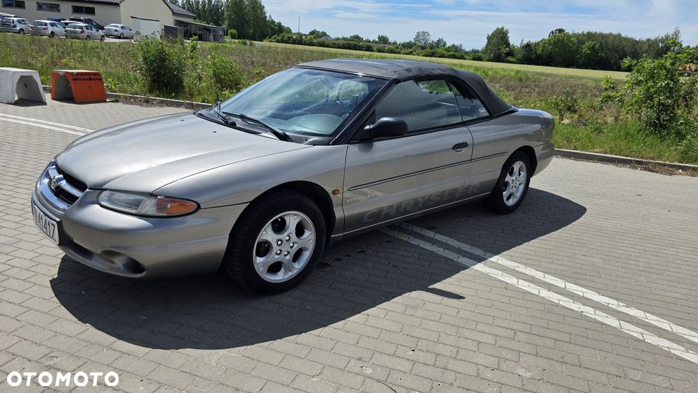 Chrysler Stratus - 8