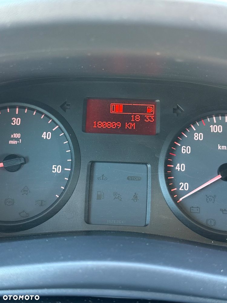 Opel Vivaro - 16