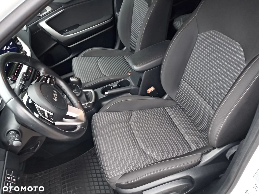 Kia Ceed 1.5 T-GDI M - 22