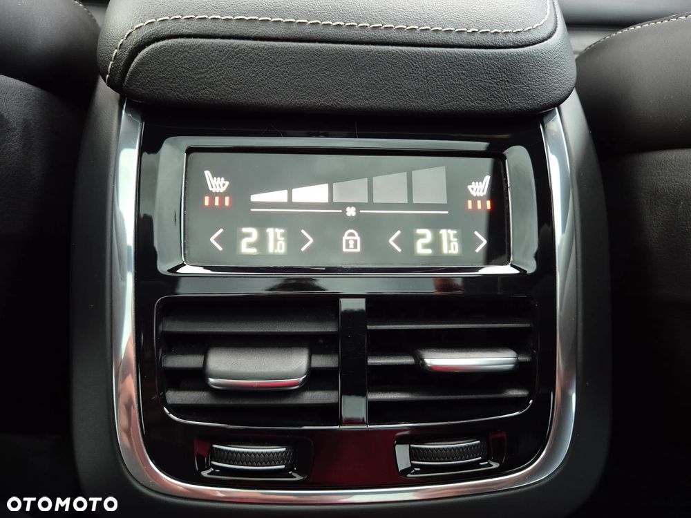 Volvo XC 60 B5 D AWD Ultimate Dark - 29
