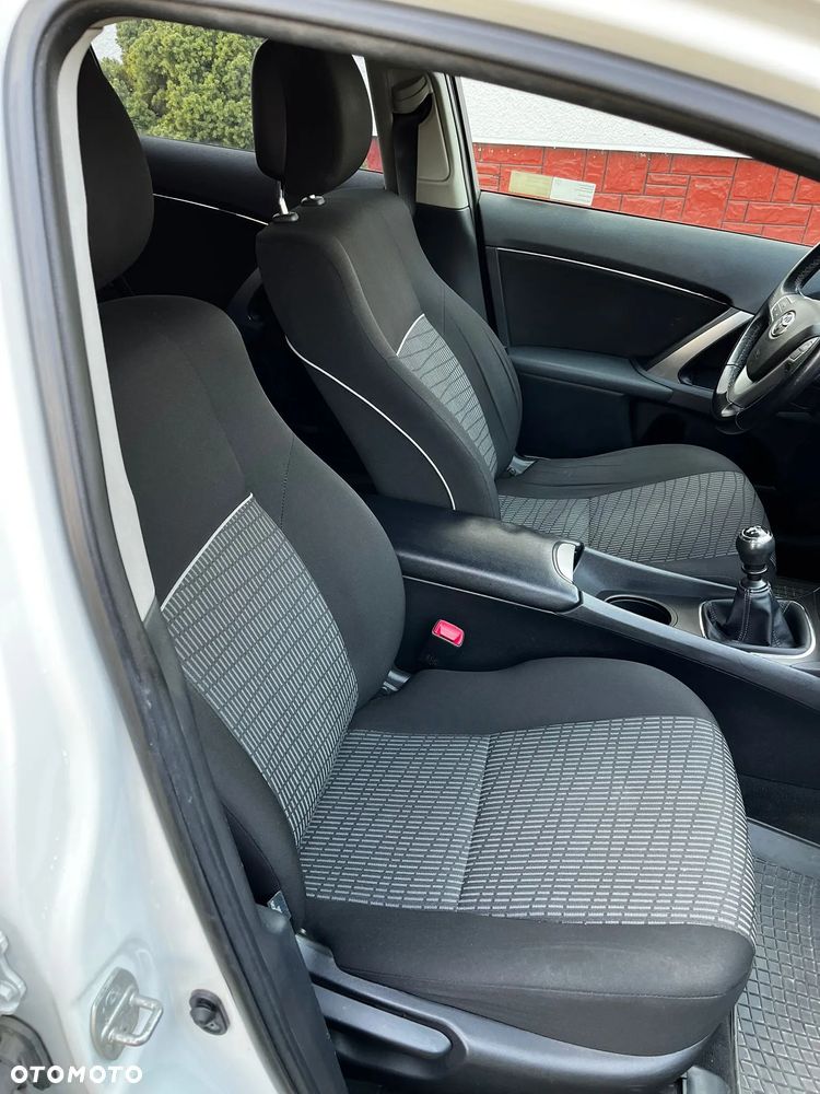 Toyota Avensis 2.0 D-4D Active - 14