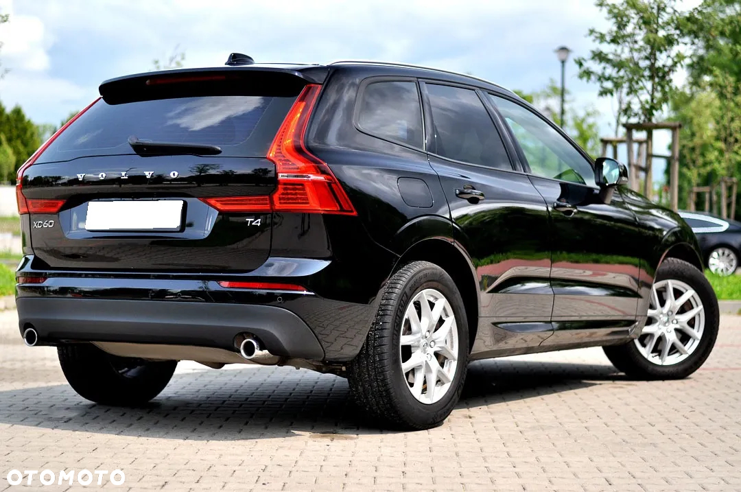 Volvo XC 60 T4 Momentum - 11