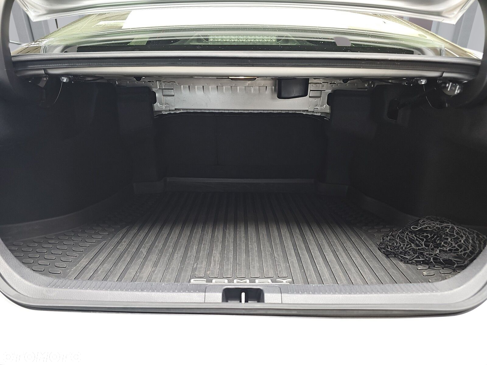 Toyota Camry 2.5 Hybrid Comfort CVT - 18