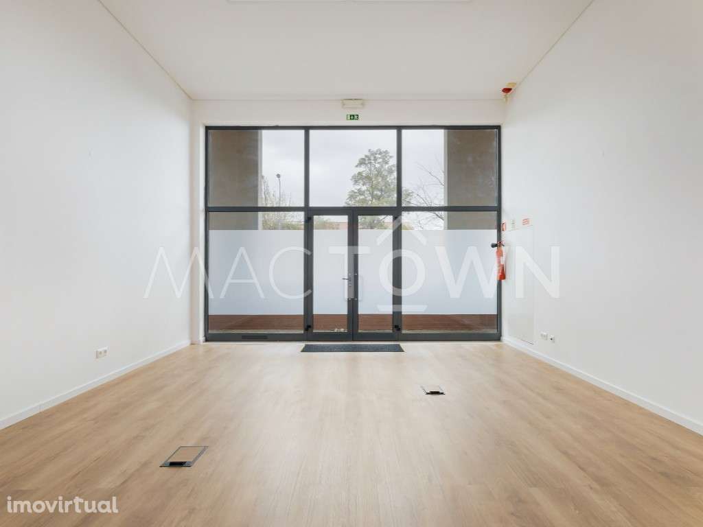 Loja versátil em Marvila - Grande imagem: 3/25