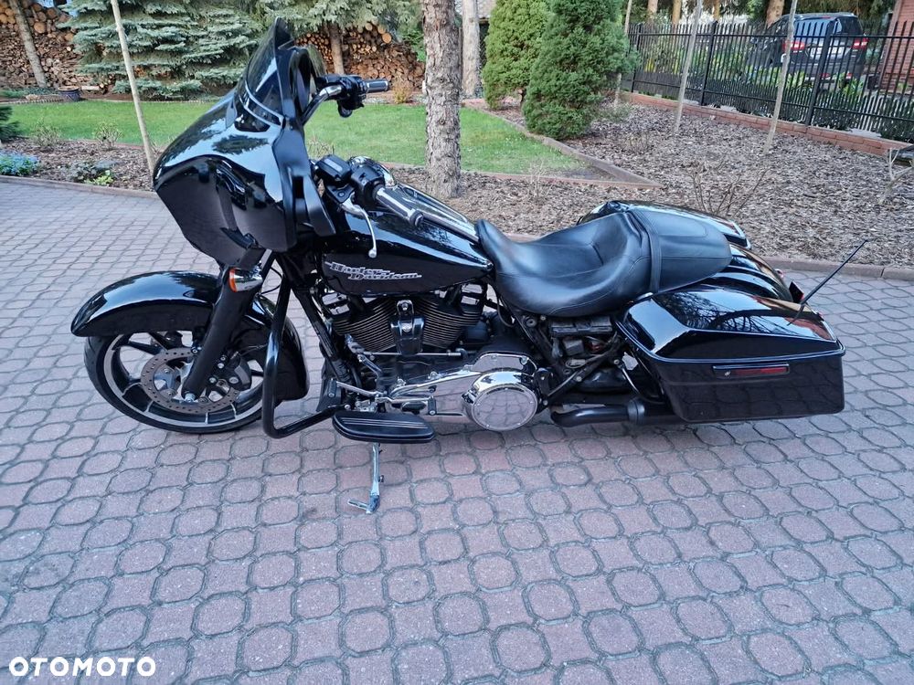 Harley-Davidson Touring Street Glide - 2
