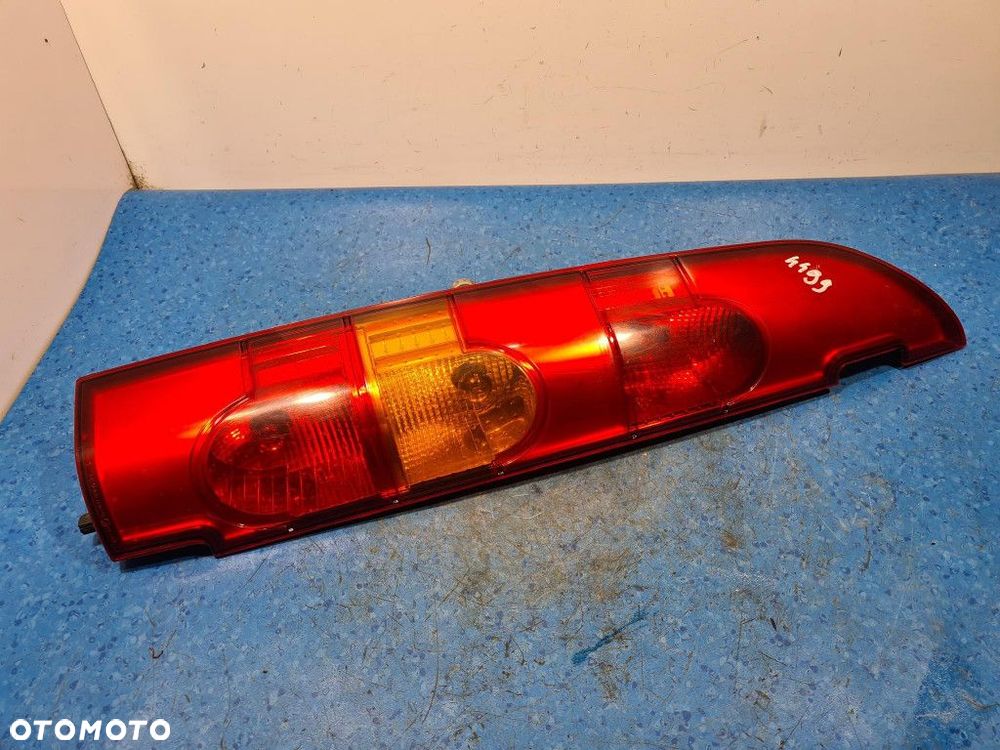 RENAULT KANGOO I LIFT LAMPA TYŁ LEWA ZEWNĘTRZNA - 1