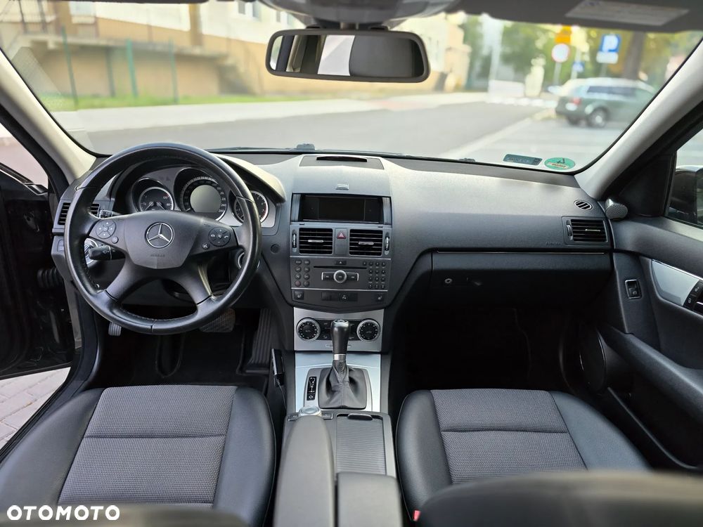 Mercedes-Benz Klasa C 200 CGI Automatik BlueEFFICIENCY Avantgarde - 9