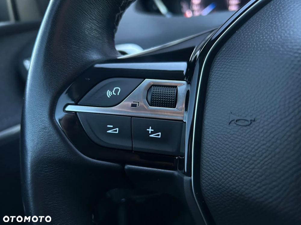 Peugeot 3008 1.5 BlueHDi Allure Pack S&S EAT8 - 24