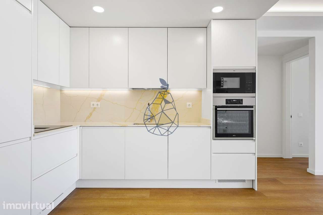 Apartamento com dois quartos , dois lugares de estacionamento e Piscin - Grande imagem: 4/39