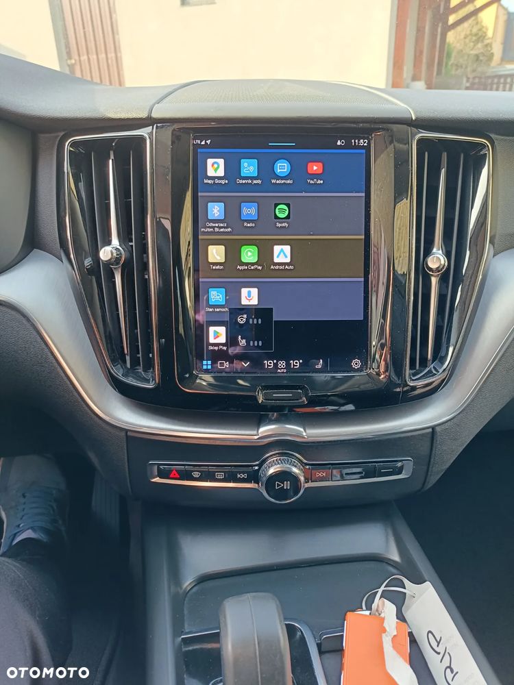 Volvo XC 60 B4 D AWD Geartronic Momentum Pro - 21