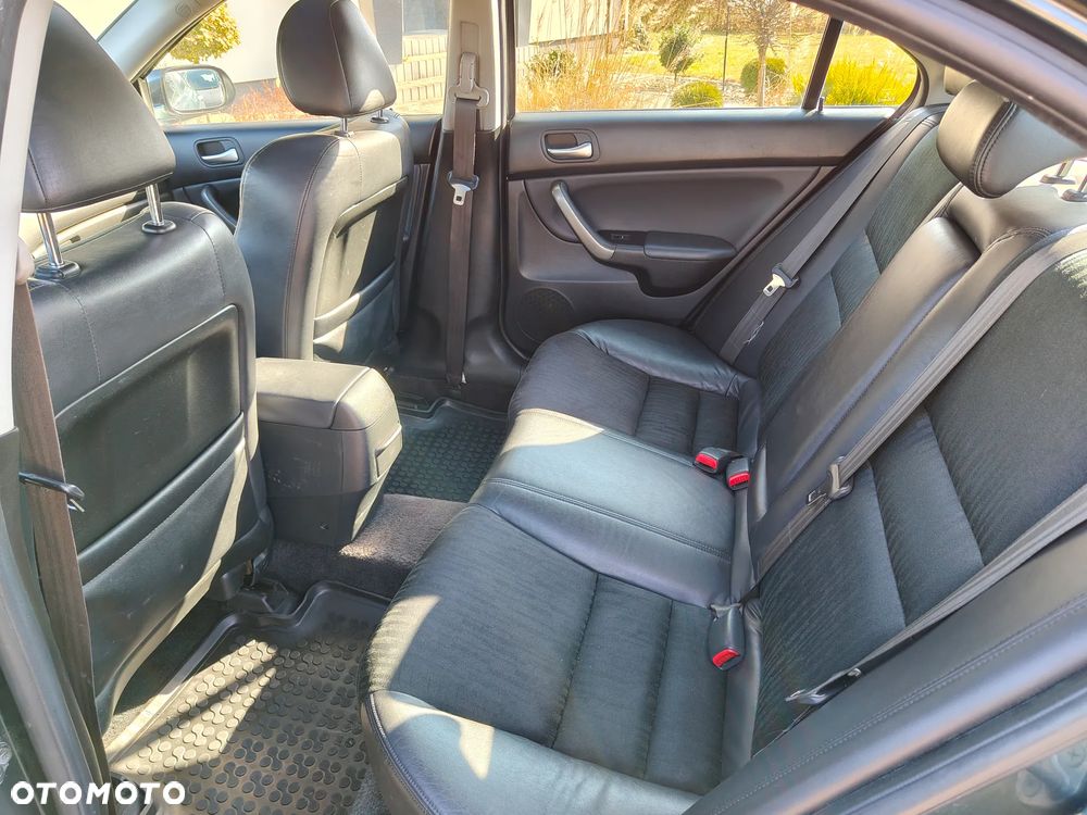 Honda Accord 2.0 Executive - 8